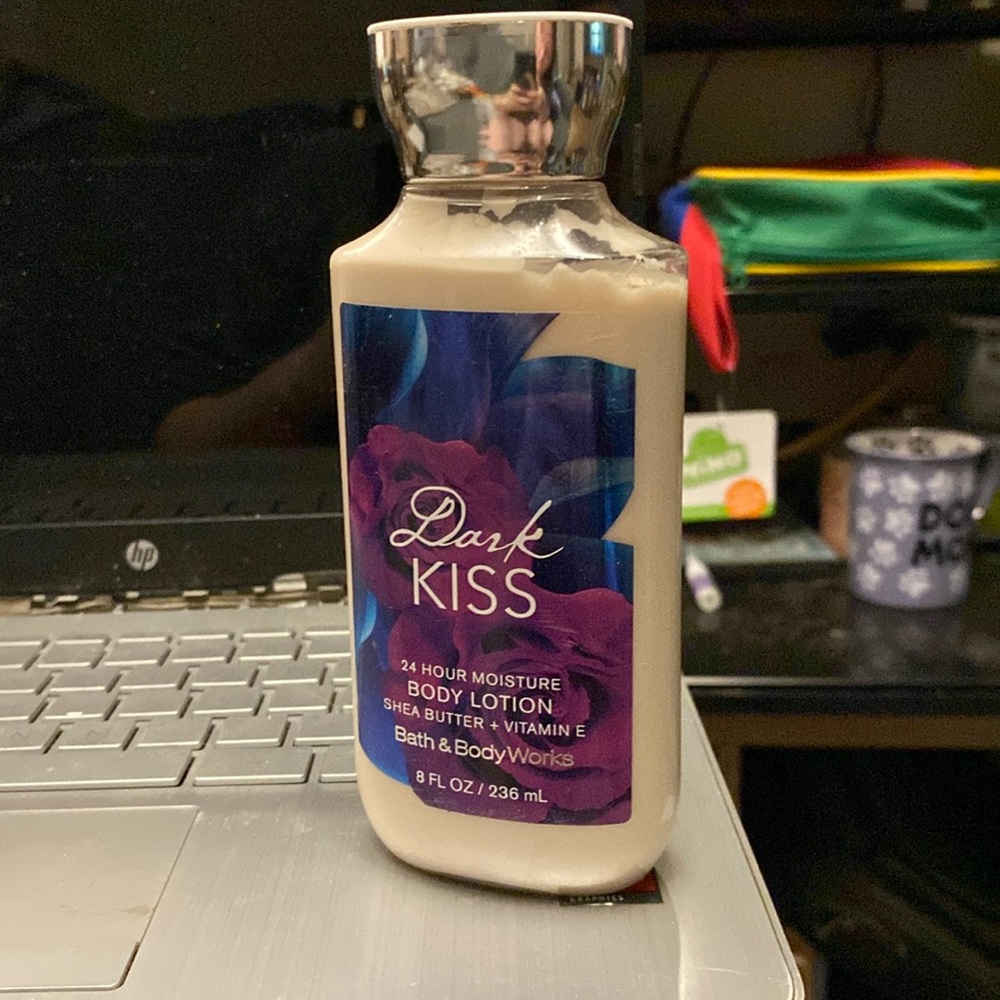 Dark kiss body lotion
